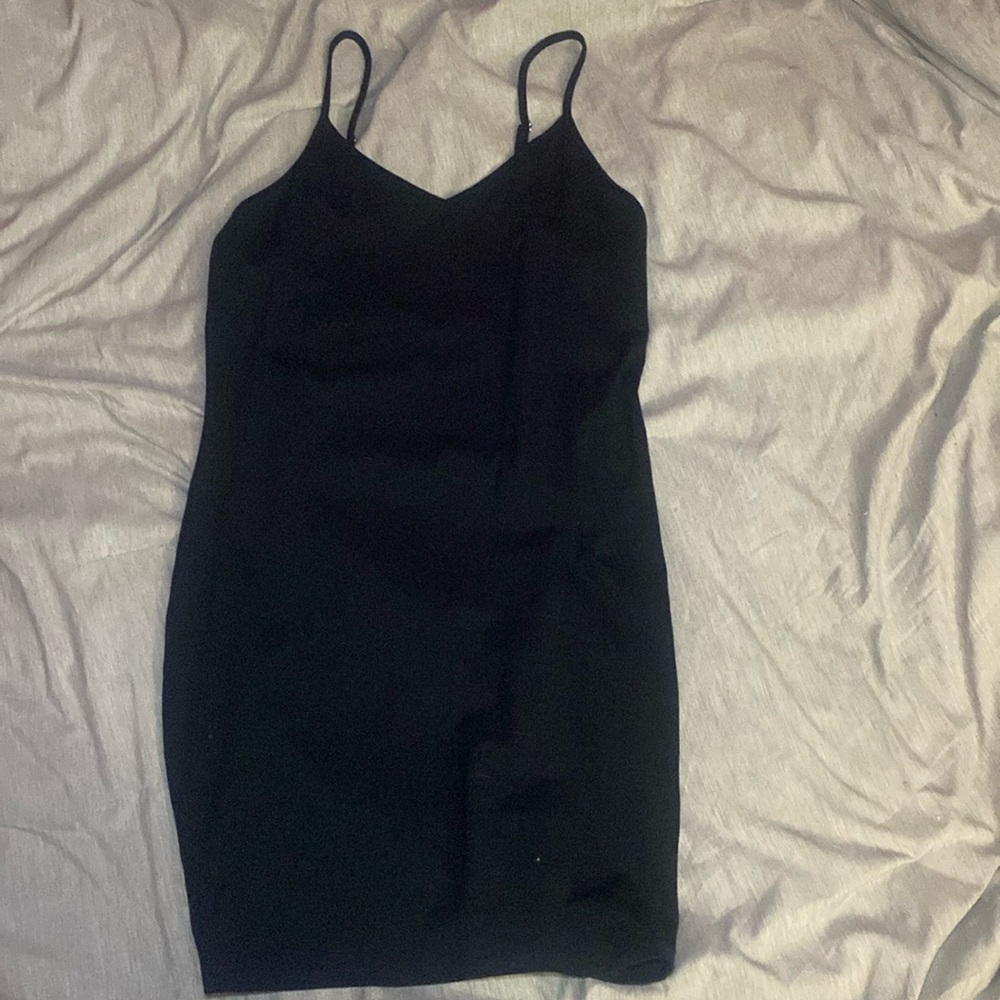 SOLD CROSSPOSTED Black midi dress
